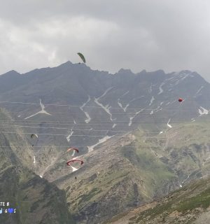 Paragliding in Rohtang